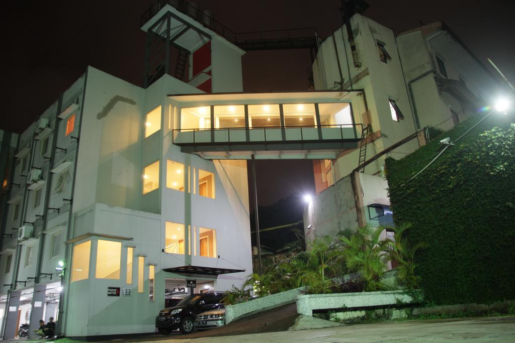Bukit Dago Hotel Bandung Exterior photo