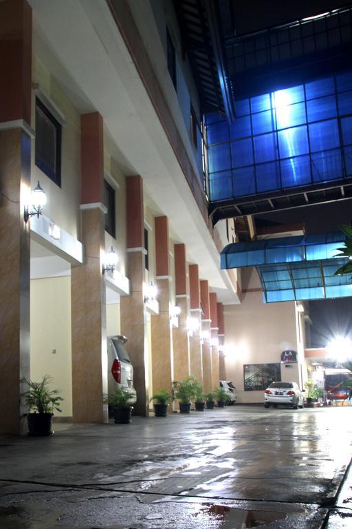 Bukit Dago Hotel Bandung Exterior photo